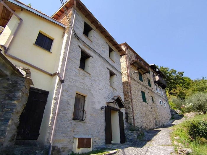 Casa bilocale in vendita in Via Castello, Centro, Rezzo