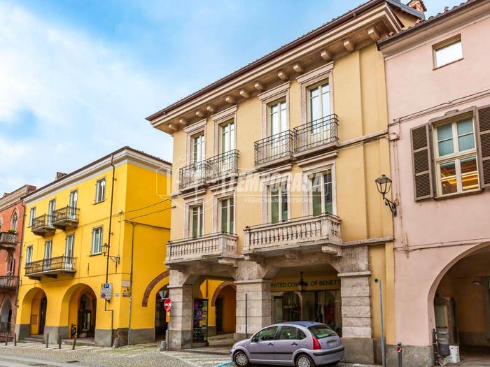 Appartamento trilocale in vendita in Via Roma, Centro, Fossano