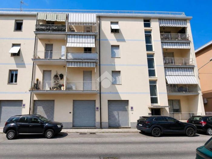 Appartamento trilocale in vendita in Via Ximenes, Ovest Campi Alti, Follonica