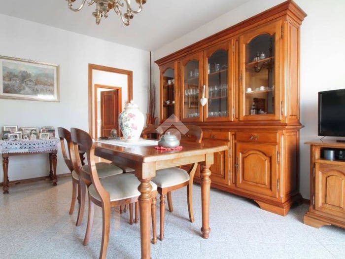 Appartamento trilocale in vendita in Via nenni, Vallone, Pavia