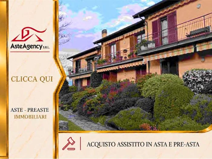 Appartamento quadrilocale in vendita in Via Trieste, Buguggiate