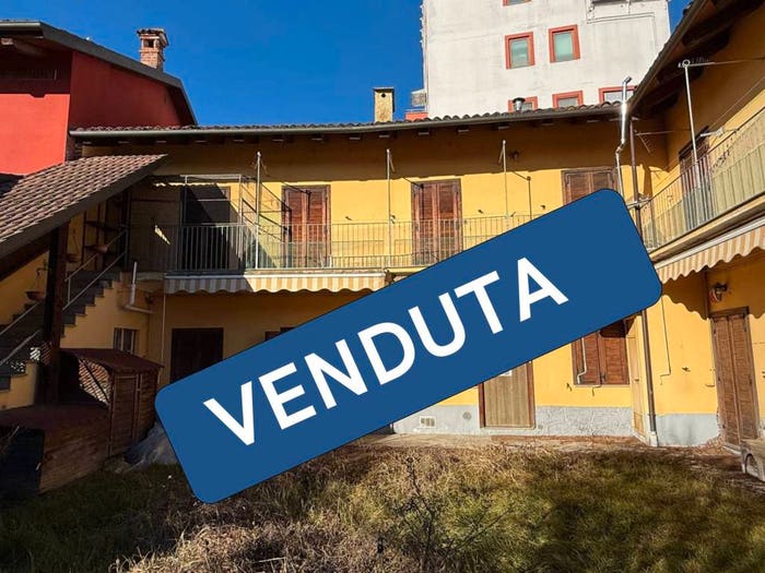Casa con 6 locali in vendita in Via Martiri della Libertà, Cercenasco