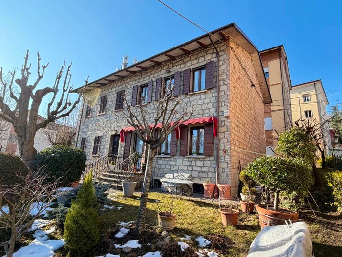 Casa quadrilocale in vendita in Centro, Pavullo nel Frignano