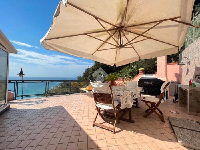 Appartamento quadrilocale in vendita in VIA GIORGIO BYRON, Cavia Regione Monti, Alassio