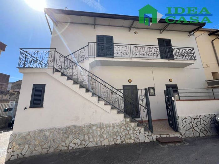 Casa quadrilocale in vendita in Via Rocco, Camigliano
