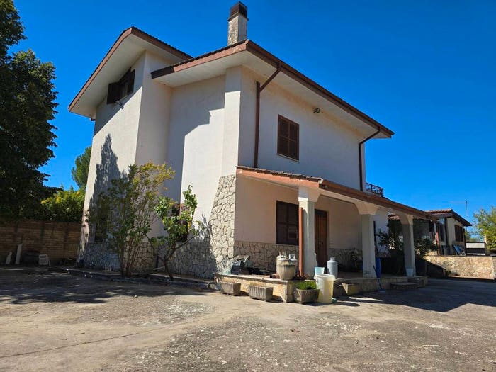 Casa con 6 locali in vendita in Strada di Colle Pedeschiavo, Palombara Sabina