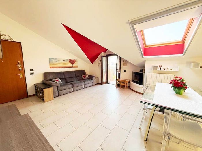 Appartamento trilocale in vendita in Via Luigi Pirandello, Cislago