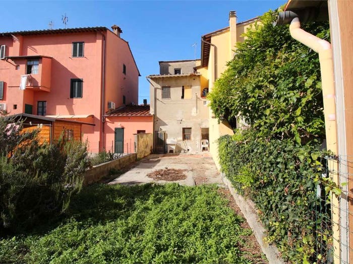 Appartamento con 6 locali in vendita in Piazza Martiri della Libertà, Centro, Bientina