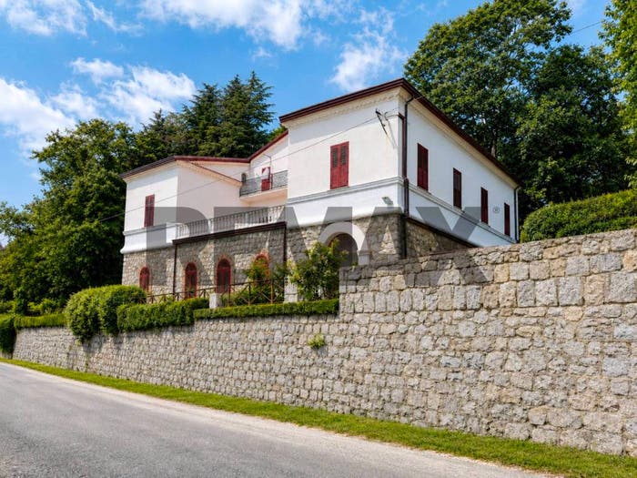 Casa con 6 locali in vendita in Cda Aria Rossa, Malito