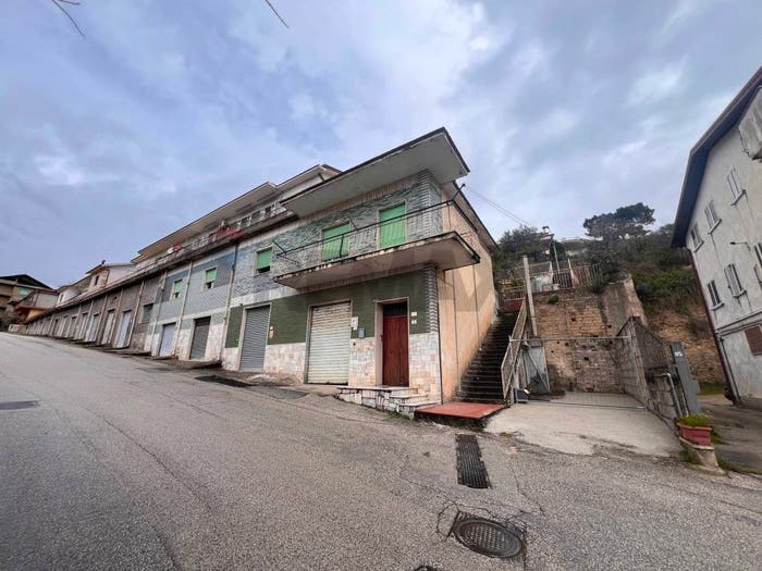 Appartamento con 5 locali in vendita in via Campo sportivo, Ponte