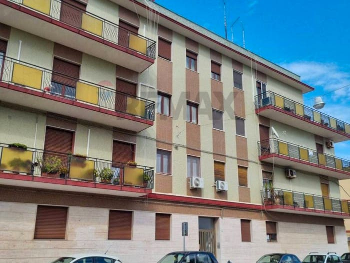 Appartamento con 6 locali in vendita in Via F Caracciolo, Centro, Augusta