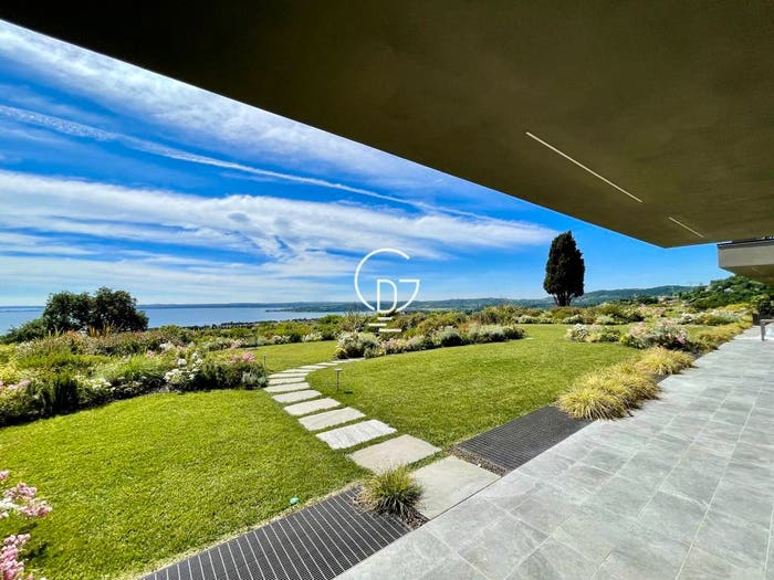 Appartamento con 6 locali in vendita in Via Giovanni Metelli, Padenghe sul Garda
