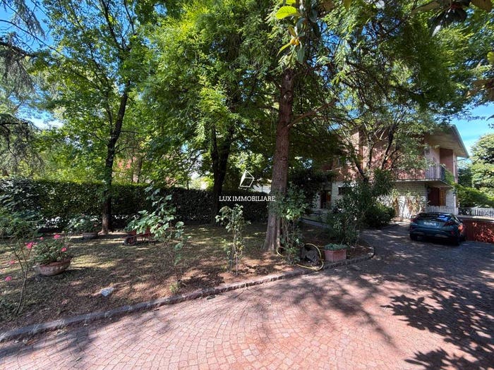 Casa con 6 locali in vendita in Morane Contrada, Modena