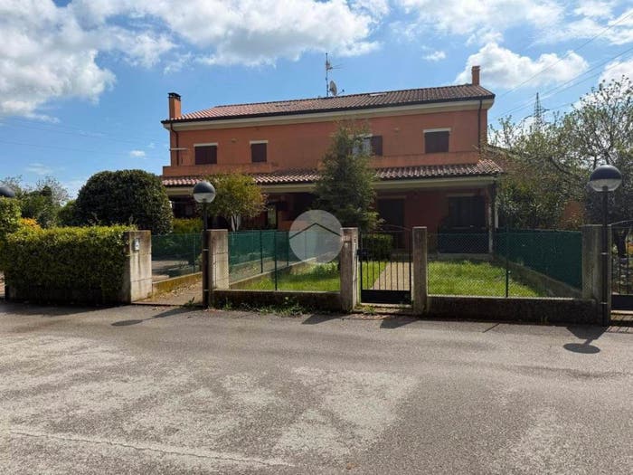 Appartamento trilocale in vendita in Via Flaminia, Cuccurano Carrara, Fano