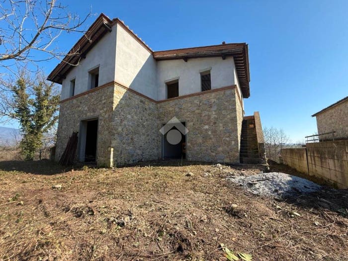 Casa quadrilocale in vendita in Via Luigi Pirandello, Piadichena, Laterina Pergine Valdarno