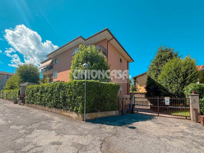 Appartamento quadrilocale in vendita in Via Trento, Centro, Lomazzo