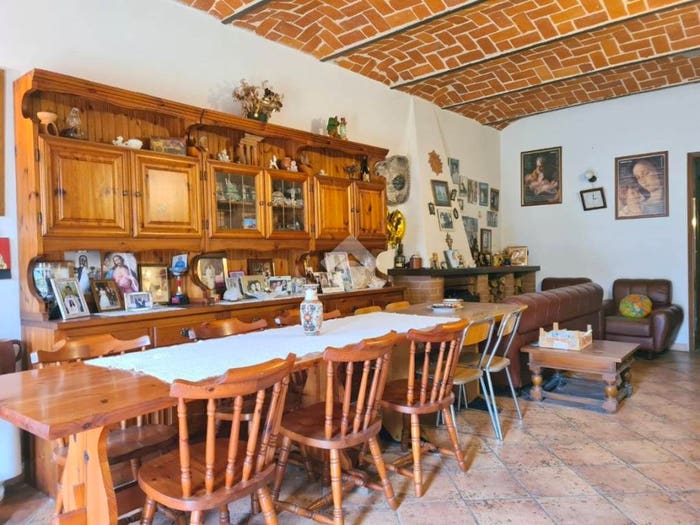Casa con 6 locali in vendita in Località Valmoggiore, Portacomaro Stazione, Asti