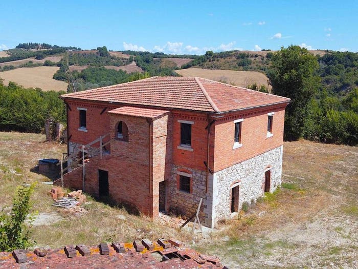 Casa con 6 locali in vendita in Traversa RomanaLauretana, Asciano