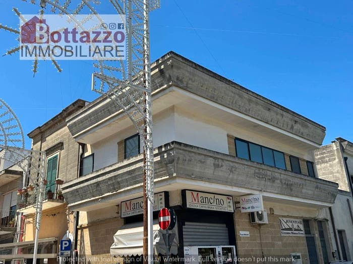 Appartamento trilocale in vendita in Piazza Giacomo Matteotti, Centro, Lizzano