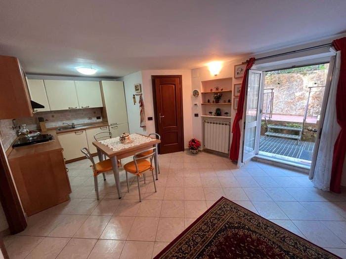 Appartamento trilocale in vendita in Via delle Fabbriche, Fiorino, Genova