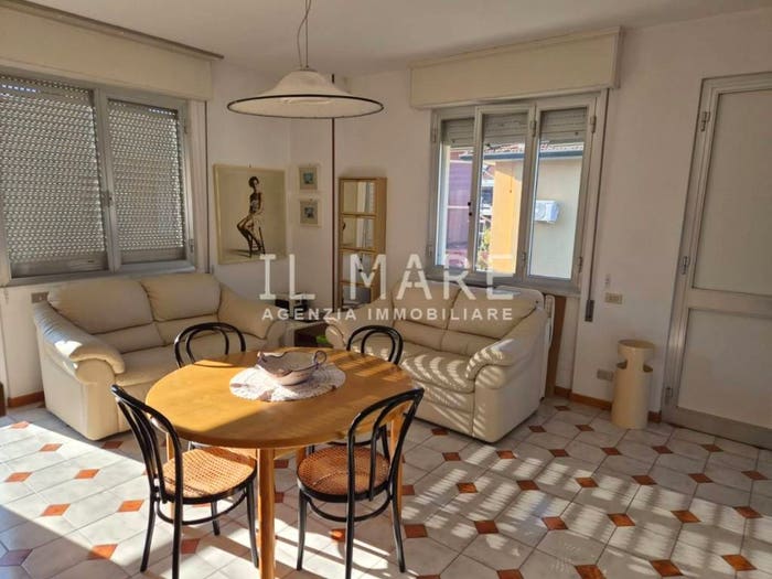 Appartamento con 5 locali in vendita in Via Arno, Marina di Massa Centro, Massa