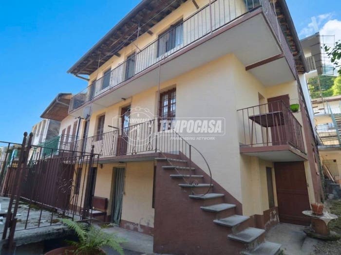 Appartamento trilocale in vendita in Frazione Villa, La Villa, Traves