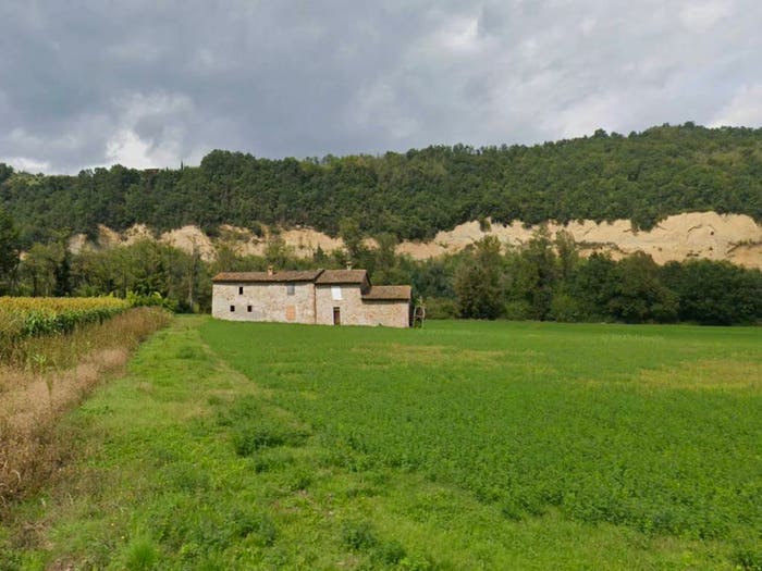 Casa quadrilocale in vendita in Località Montezago, Lugagnano Val d'Arda