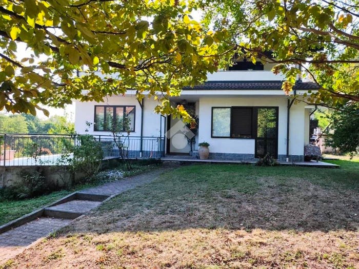 Casa con 6 locali in vendita in Viale dei Tigli, Villaggio Primavera, Avigliana