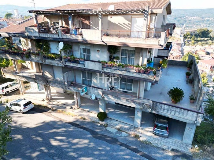 Appartamento con 5 locali in vendita in Via Mario Ceravolo, Centro, Chiaravalle Centrale