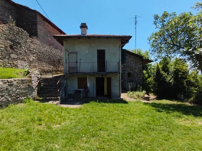 Casa quadrilocale in vendita in Via Dietro Langhe, Cravanzana