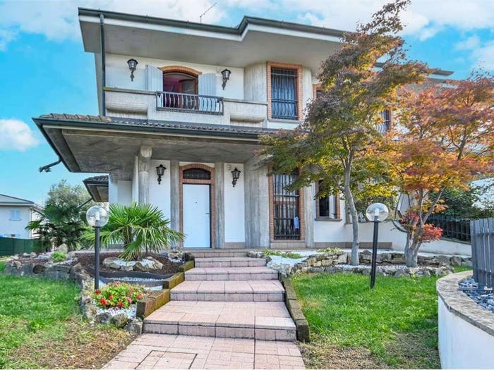 Casa quadrilocale in vendita in VIA E FERMI, Centro, Martinengo