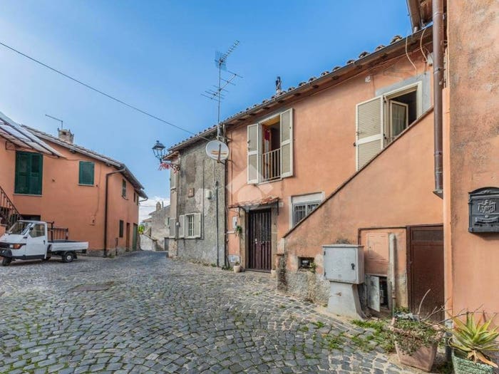 Appartamento quadrilocale in vendita in Via dei Tinelli, Montevirginio, Canale Monterano