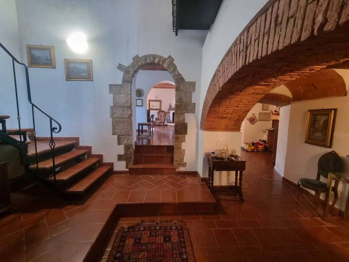 Casa con 6 locali in vendita in Via di Grignano, Pontassieve