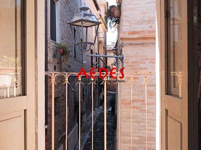 Casa trilocale in vendita in Via Perpenti, Centro, Fermo