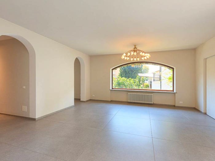 Appartamento quadrilocale in vendita in Via Vittorio Veneto, Centro, Arona