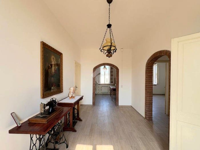 Casa quadrilocale in vendita in Via Calvi, Centro, Moglia