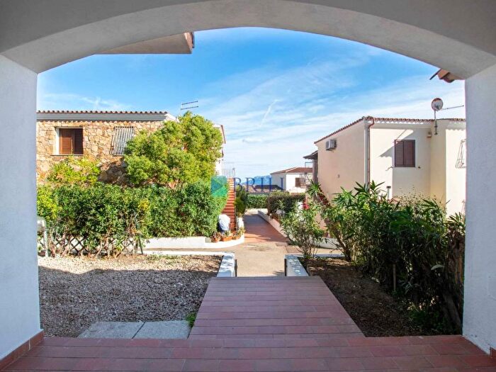 Appartamento trilocale in vendita in Via della Donzella, Pittulongu, Olbia
