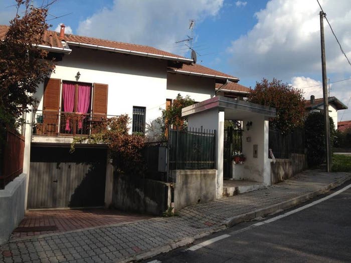 Casa trilocale in vendita in Via Megolo, Centro, Castelletto Sopra Ticino