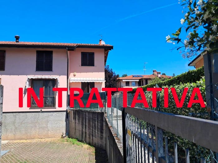 Casa quadrilocale in vendita in Via Roma, Centro, Daverio