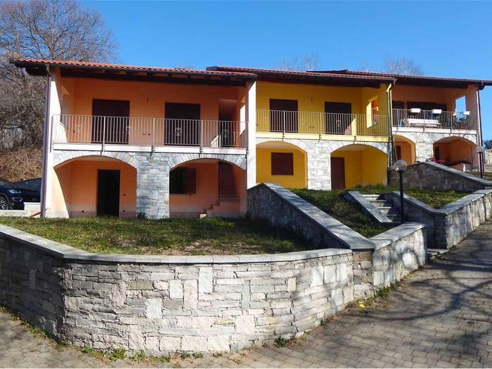 Casa quadrilocale in vendita in Via case sparse Poggio radioso, Poggio Radioso, Nebbiuno