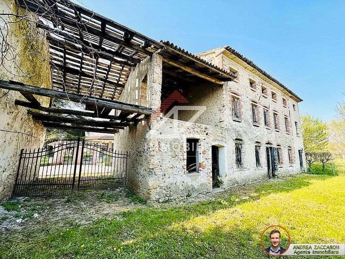 Casa con 6 locali in vendita in via Todoverto, Mosnigo, Moriago della Battaglia