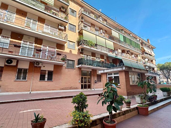 Appartamento trilocale in vendita in Piazza Piero Puricelli, Portuense, Roma