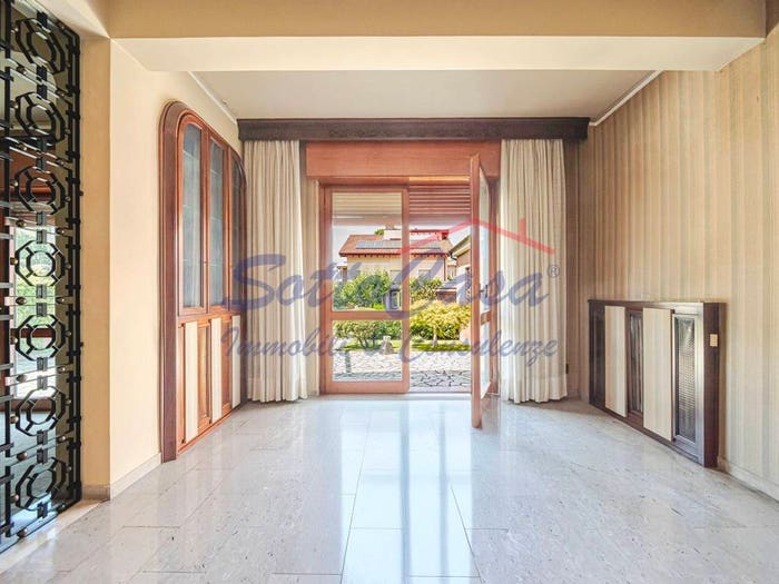 Casa con 6 locali in vendita in Via Luciano Manara, Abbiategrasso