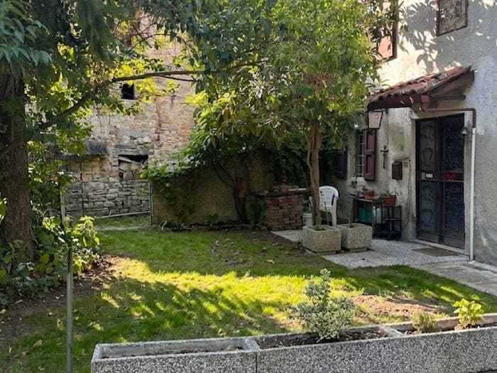 Casa quadrilocale in vendita in Via San Lorenzo, Baiso