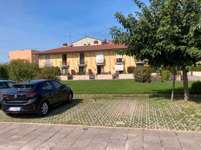 Casa con 6 locali in vendita in Via Caporetto, Fornacelle, Montemurlo