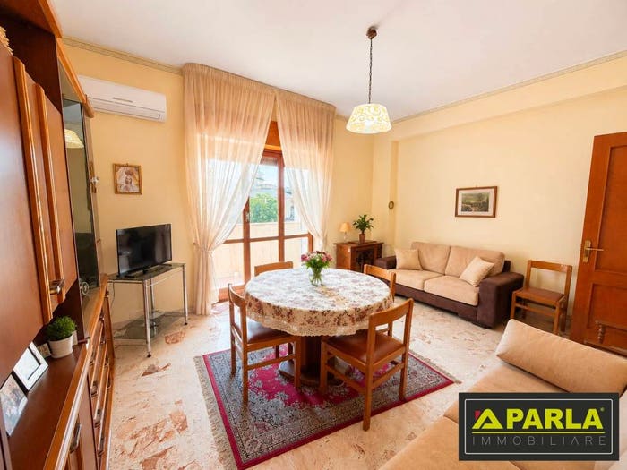 Appartamento con 5 locali in vendita in Via Tenente Colonnello Carrubba, Canicattì
