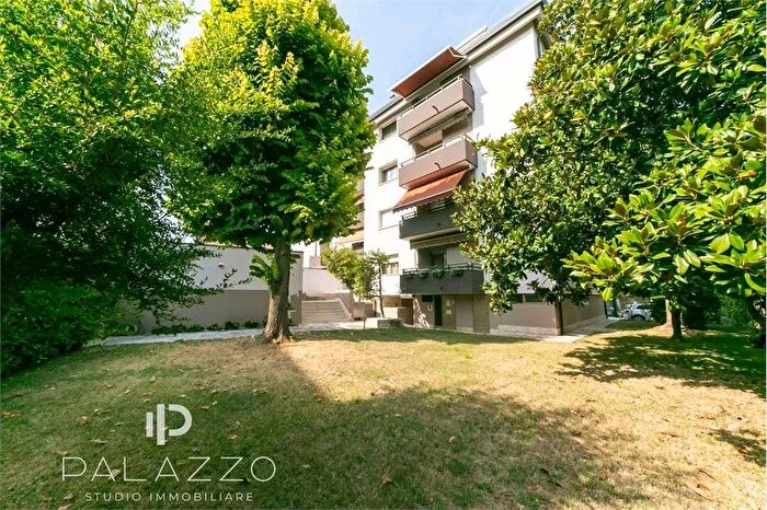 Appartamento con 8 locali in vendita in Venezia