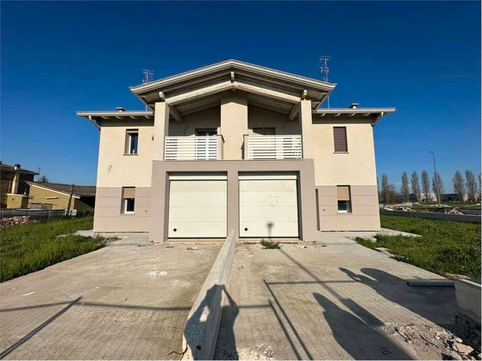Casa con 5 locali in vendita in Via Martiri della Libertà, Centro, Concordia sulla Secchia