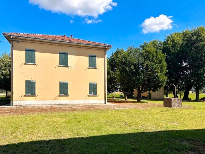 Casa con 6 locali in vendita in Via Olmo, Budrio