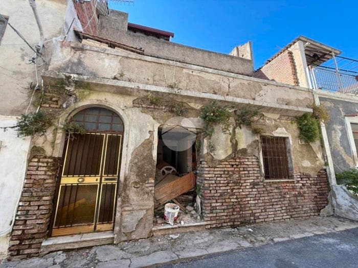 Casa quadrilocale in vendita in Fondo Sterio, Principe Umberto, Messina